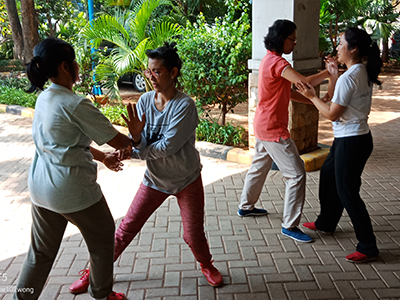 Latihan Push-hands, have fun bersama saudara-saudara seperguruan di Perguruan Energi Alam Semesta